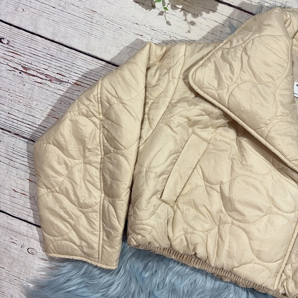 ASOS DESIGN cropped onion quilted jacket in cream - Picture 5 of 9